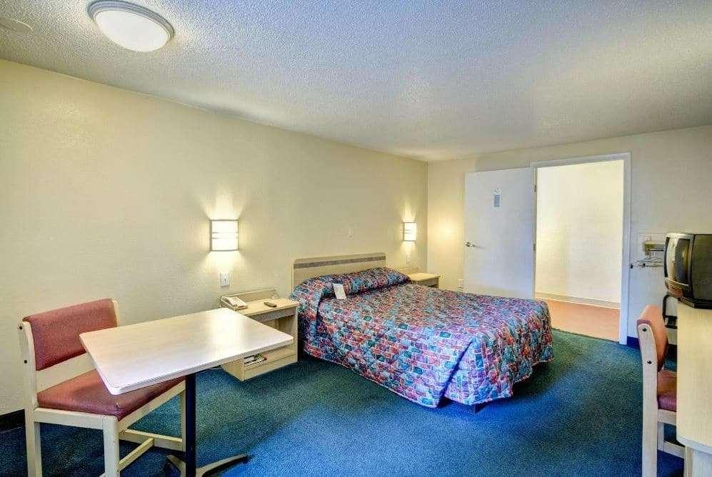 Knights Inn Burlington Nc Εξωτερικό φωτογραφία