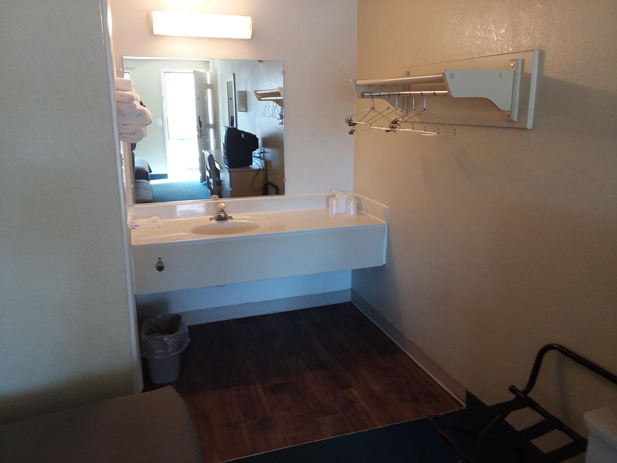 Knights Inn Burlington Nc Εξωτερικό φωτογραφία