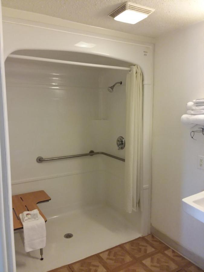 Knights Inn Burlington Nc Δωμάτιο φωτογραφία