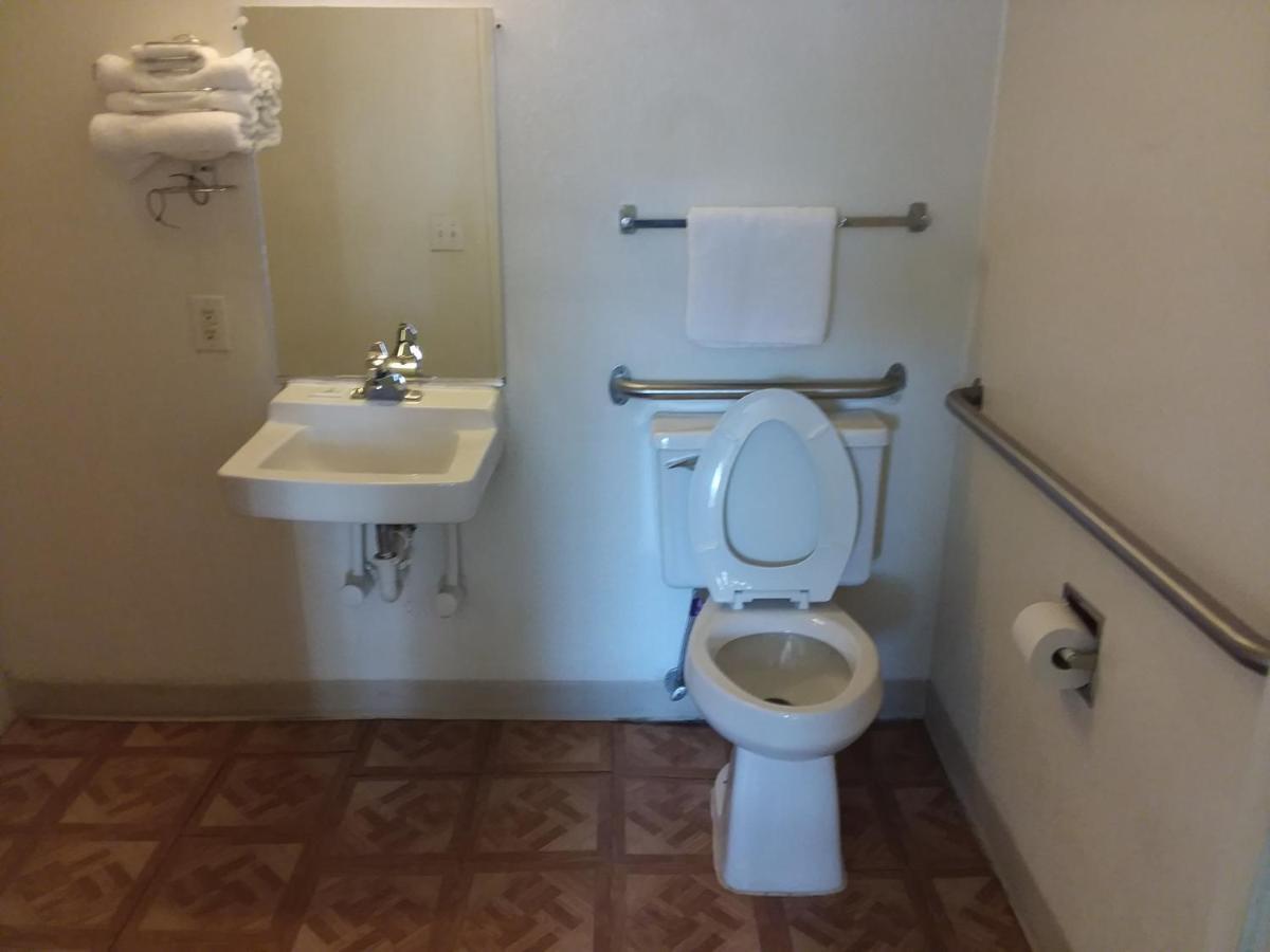 Knights Inn Burlington Nc Δωμάτιο φωτογραφία